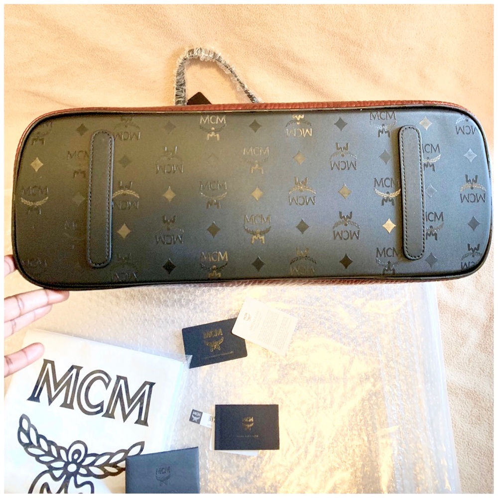 H/P 1/3💖💯MCM LARGE Top Metallic Scooter Shopper - Picture 2 of 8